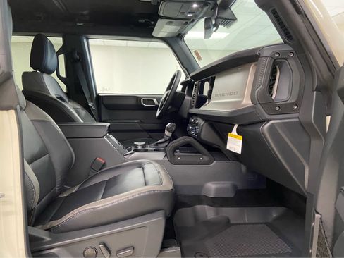 New 2025 Ford Bronco Outer Banks w/ Sasquatch Package image 15