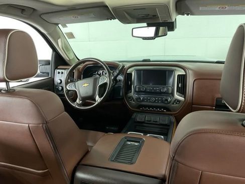 Used 2019 Chevrolet Silverado 2500 High Country w/ Duramax Plus Package image 17
