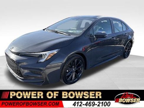 Used 2025 Toyota Corolla SE image 1