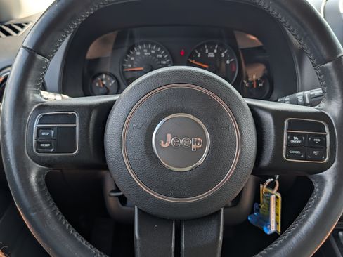Used 2015 Jeep Patriot 4WD image 25