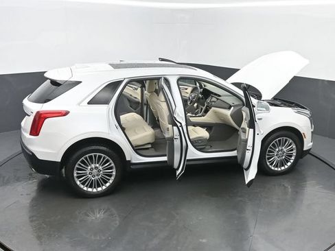 Used 2017 Cadillac XT5 Luxury w/ Advanced Security Package AWD/4WD image 63
