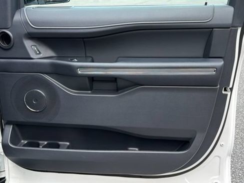 Certified 2023 Ford Expedition XLT RWD image 16