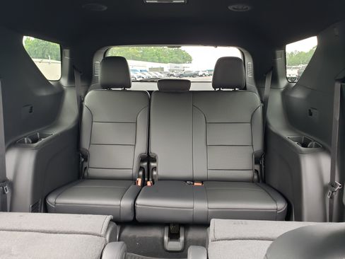 New 2026 Chevrolet Traverse LT w/ Midnight/Sport Edition FWD image 34