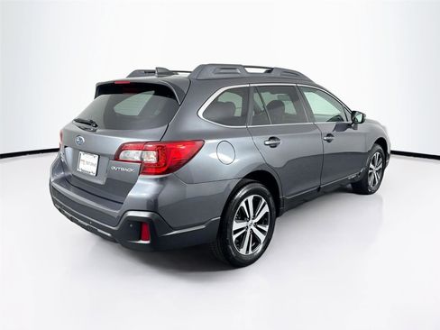 Used 2018 Subaru Outback 2.5i Limited image 5