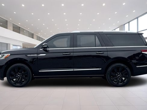 Certified 2023 Lincoln Navigator L Reserve AWD/4WD image 7