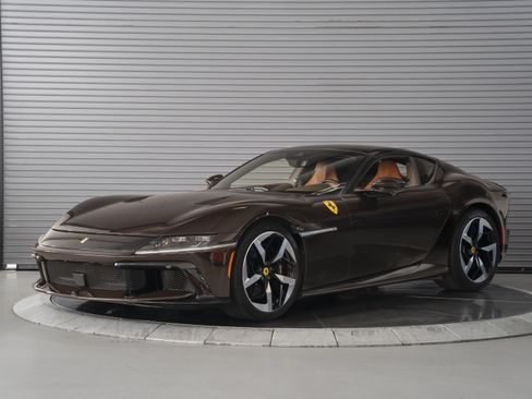 Used 2025 Ferrari 12Cilindri RWD image 1