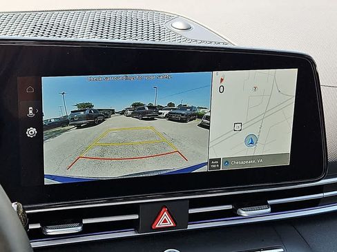 Used 2025 Hyundai Elantra Limited FWD image 18