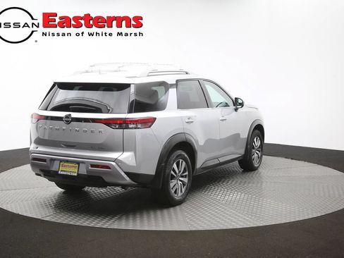 Used 2023 Nissan Pathfinder SL AWD/4WD image 41