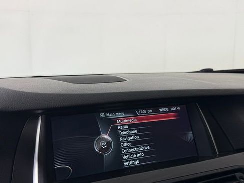 Used 2014 BMW 550i Sedan w/ Executive Package image 16