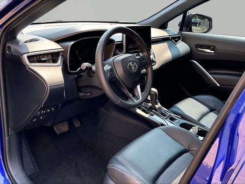 Used 2024 Toyota Corolla Cross AWD Hybrid w/ Convenience Package image 18