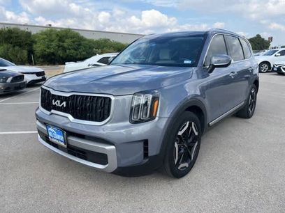 Used 2023 Kia Telluride EX w/ EX Captain's Chair Package