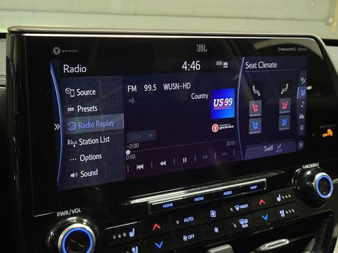 Used 2020 Toyota Highlander Limited image 30