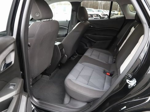 Used 2025 Chevrolet Trax LS image 16