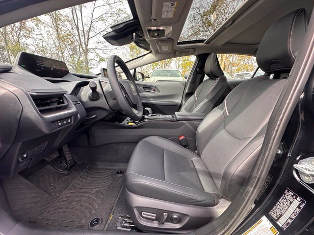 Used 2024 Toyota Prius XLE FWD image 24