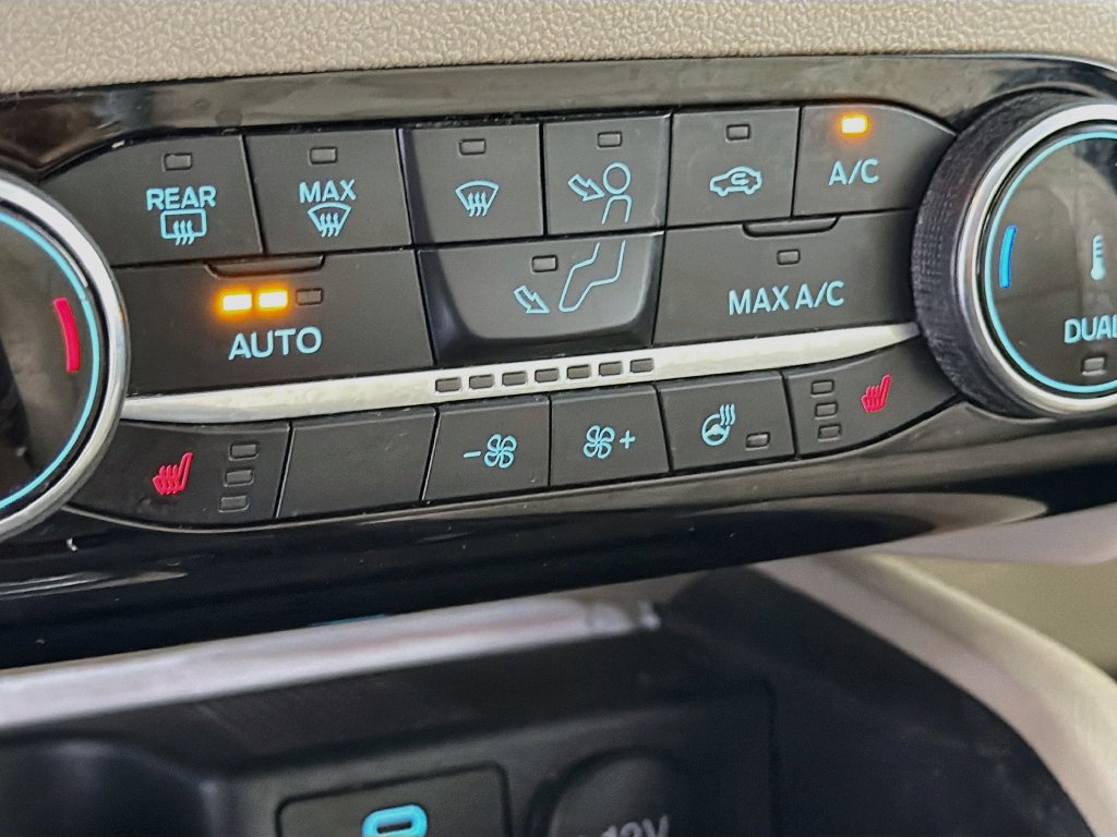Used 2022 Ford Escape SEL w/ Technology Package FWD image 22