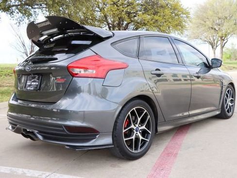 Used 2018 Ford Focus ST w/ Equipment Group 401A image 7