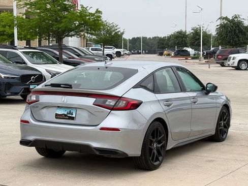 Used 2025 Honda Civic Sport image 4