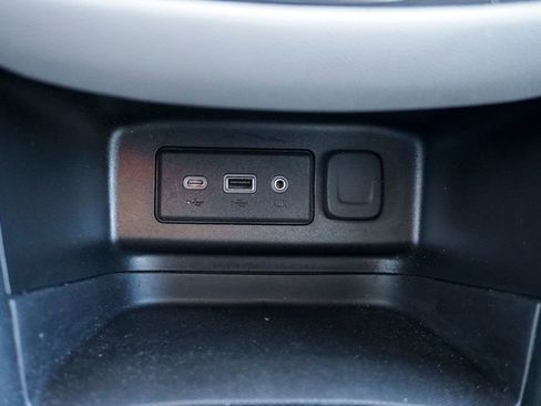 Used 2023 Chevrolet Equinox LS image 17