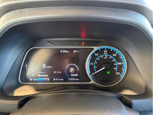 Used 2025 Nissan Leaf S FWD image 17