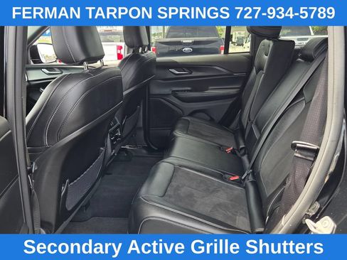 Used 2023 Jeep Grand Cherokee Altitude AWD/4WD image 16