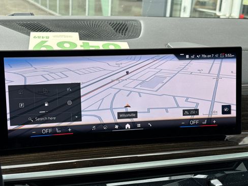 Used 2024 BMW X5 xDrive50e image 18