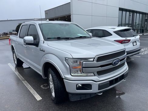 Used 2018 Ford F150 Platinum w/ Equipment Group 701A Luxury image 2