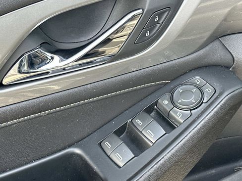 Certified 2023 Chevrolet Traverse LT w/ LT Premium Package image 19