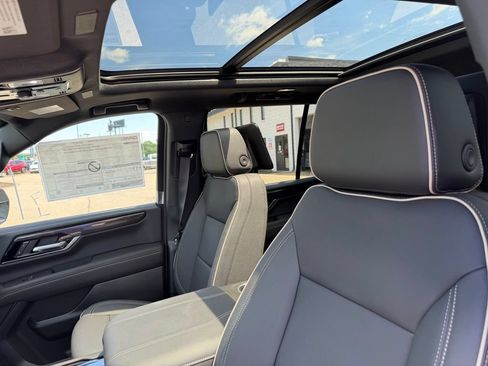 New 2026 GMC Yukon Elevation w/ Elevation Premium Package AWD/4WD image 10