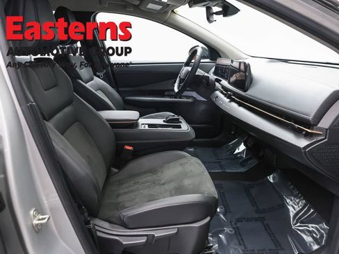 Used 2023 Nissan Ariya FWD image 24