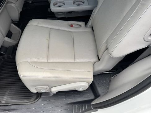 Used 2019 Toyota Highlander Limited Platinum AWD/4WD image 9