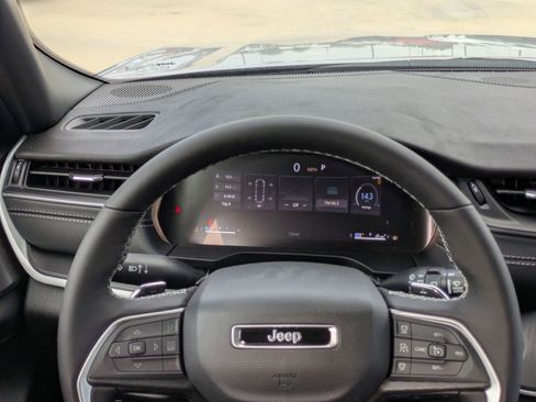 New 2025 Jeep Grand Cherokee L Laredo w/ Luxury Tech Group I RWD image 22