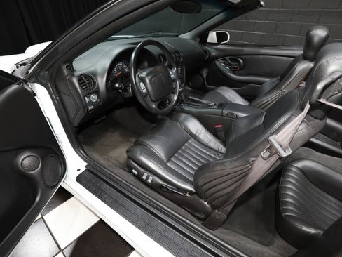Used 2002 Pontiac Firebird Trans Am RWD image 3