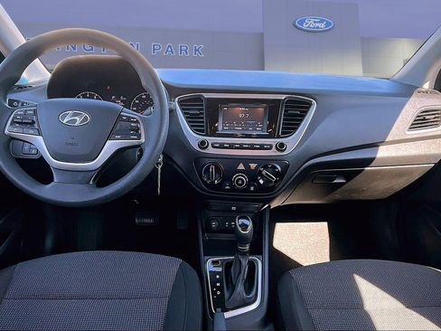 Used 2018 Hyundai Accent SE FWD image 7