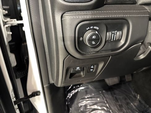 Used 2022 RAM 1500 Limited AWD/4WD image 18