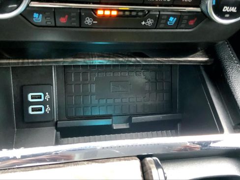 Used 2019 Ford Expedition Limited w/ Equipment Group 302A RWD image 34