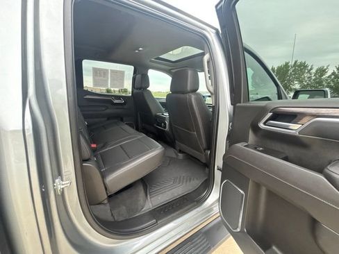 Used 2025 Chevrolet Silverado 1500 LTZ AWD/4WD image 34