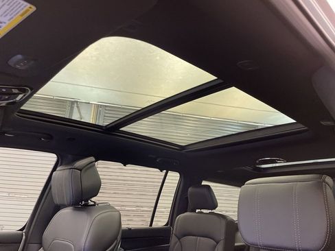 New 2026 Jeep Grand Wagoneer Summit AWD/4WD image 19
