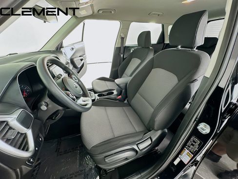 Used 2020 Kia Soul LX FWD image 28