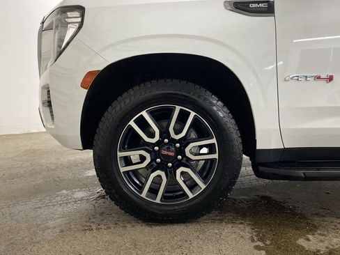 Used 2022 GMC Yukon AT4 image 11