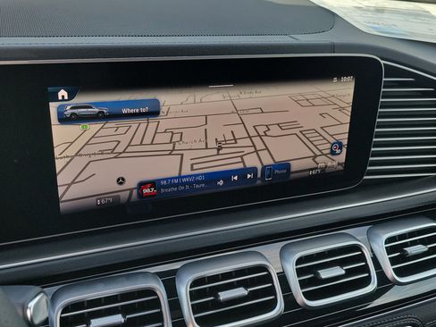 New 2026 Mercedes-Benz GLS 580 4MATIC image 28