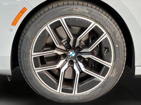 Used 2023 BMW 740i w/ Parking Assistance Package image 25