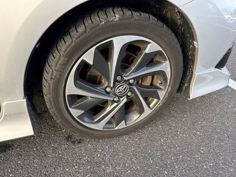 Used 2018 Toyota Corolla iM image 9