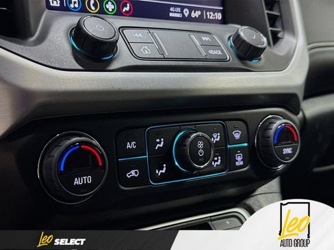 Used 2023 GMC Acadia SLE AWD/4WD image 17