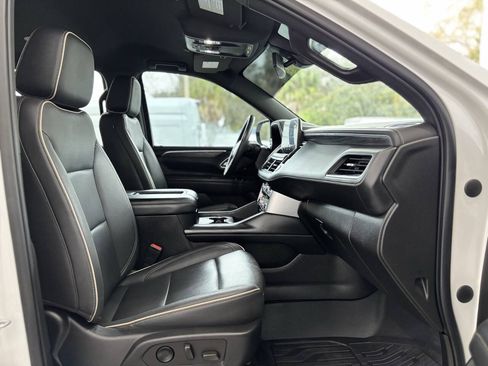 Used 2022 GMC Yukon XL SLT w/ SLT Luxury Package RWD image 34