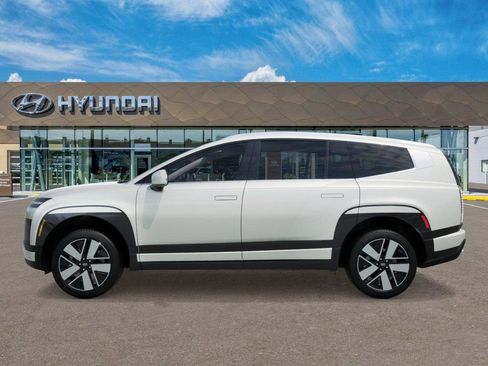 New 2026 Hyundai Ioniq 9 SEL image 3