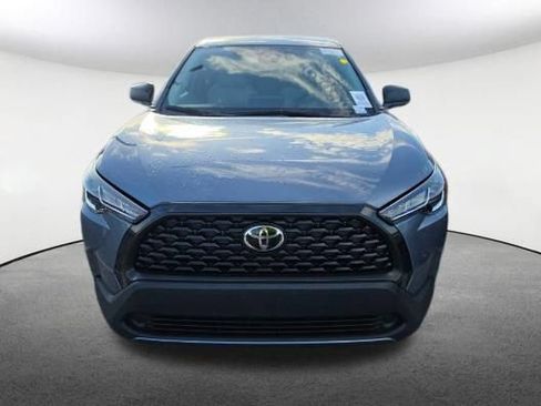 Used 2022 Toyota Corolla Cross L FWD image 2