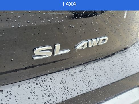 Used 2025 Nissan Pathfinder SL image 11