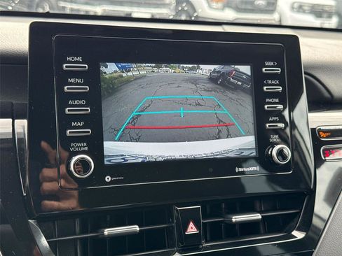 Used 2021 Toyota Camry LE image 29