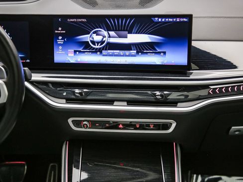 Used 2024 BMW X5 xDrive40i w/ M Sport Package AWD/4WD image 14