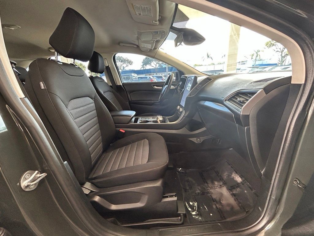 Used 2024 Ford Edge SE w/ Black Appearance Package AWD/4WD image 21